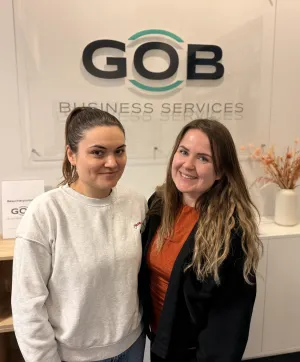 Teilzeitauszubildende und Ausbilderin der GOB Business Services GmbH